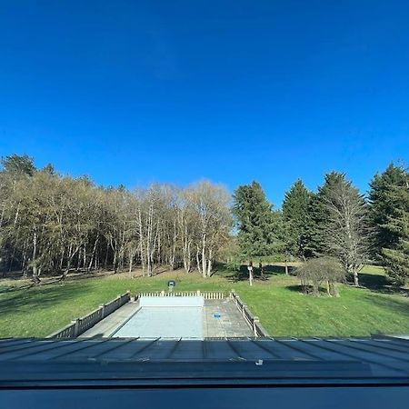 Le Cabaret Paisible Avec Piscine Villa Montierchaume Exterior photo
